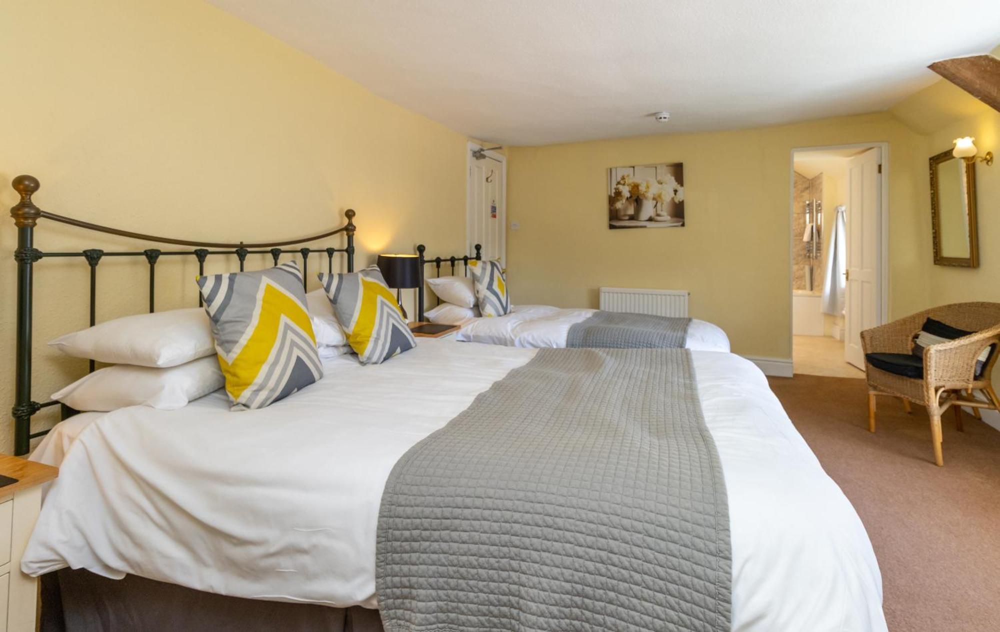 New Inn Crediton Room photo